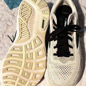 Women’s Brooks Ghost 17